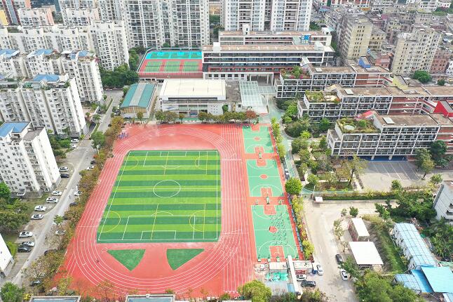 深圳運(yùn)動(dòng)場(chǎng)塑膠地板廠家，施工單位